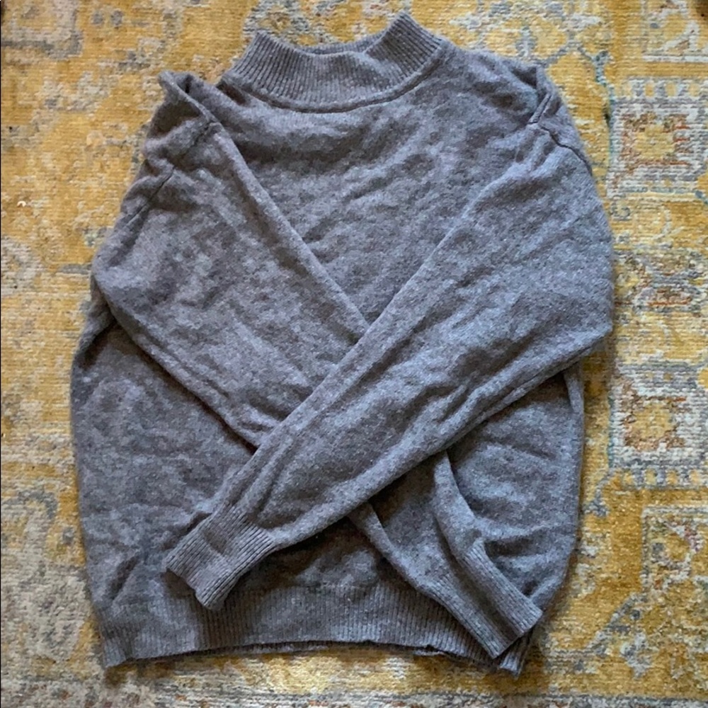 Brandy Melville sweater